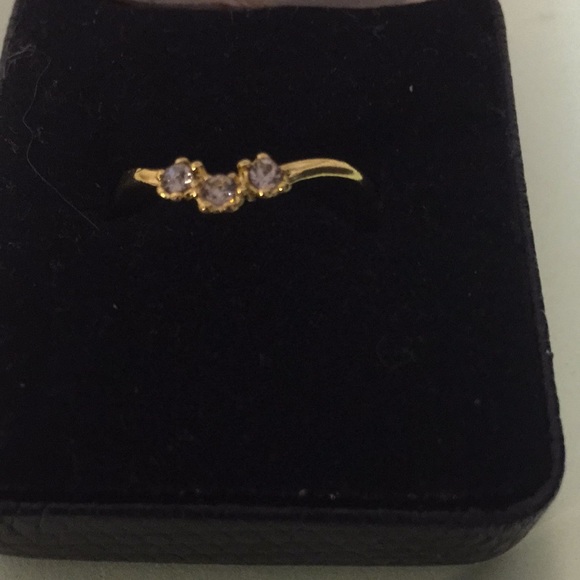 Ladies ring NEW size 7, fashion - Picture 2 of 6